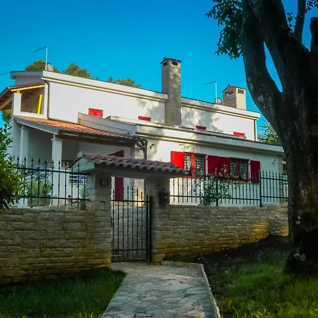 Sofia בית נופש *